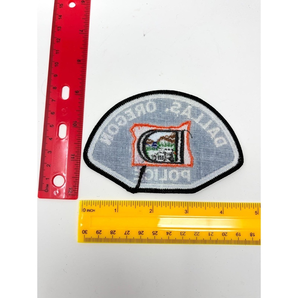Vintage Dallas Oregon OR Police Department Shoulder Patch - Picture 2 of 2